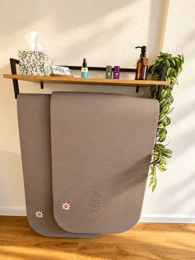 Ablage mit Airex Matten 